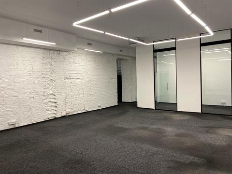 комерційна за адресою Володимирська вул., 10