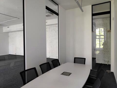 комерційна за адресою Володимирська вул., 10