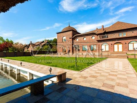 будинок за адресою смт. Козин, Лугова вул.