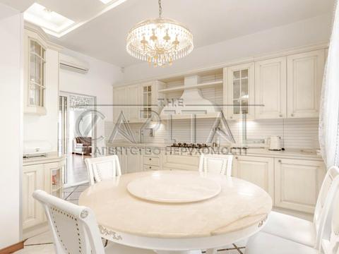 будинок за адресою смт. Козин, Лугова вул.