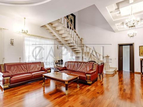 будинок за адресою смт. Козин, Лугова вул.