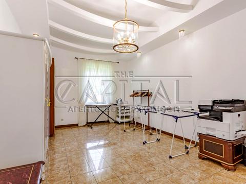 будинок за адресою смт. Козин, Лугова вул.