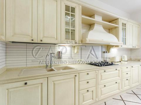 будинок за адресою смт. Козин, Лугова вул.