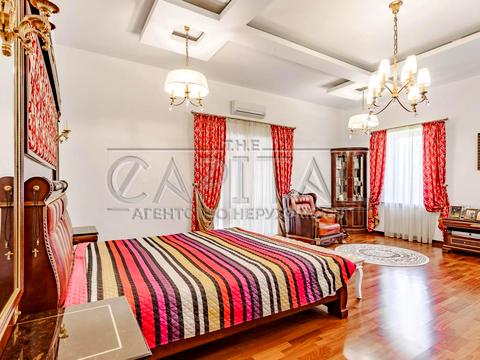 будинок за адресою смт. Козин, Лугова вул.