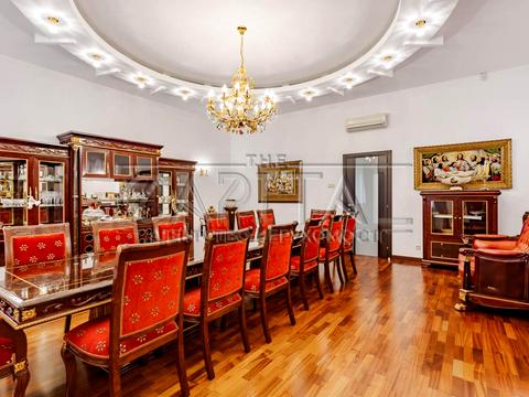 будинок за адресою смт. Козин, Лугова вул.