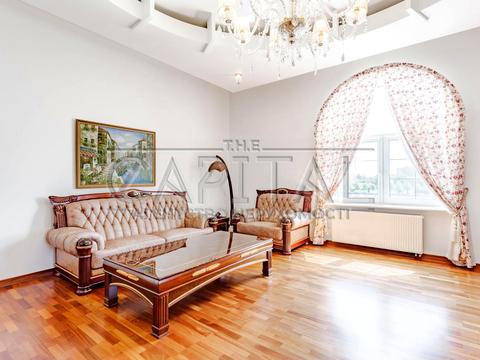 будинок за адресою смт. Козин, Лугова вул.