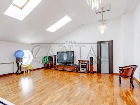 будинок за адресою смт. Козин, Лугова вул.