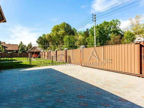 будинок за адресою смт. Козин, Лугова вул.