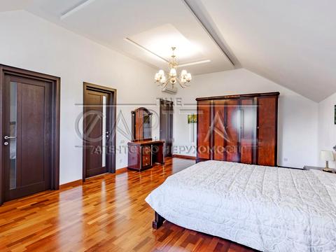 будинок за адресою смт. Козин, Лугова вул.