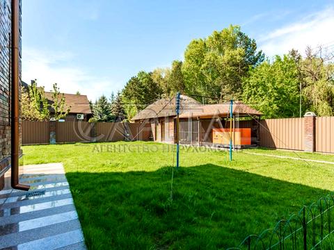 будинок за адресою смт. Козин, Лугова вул.