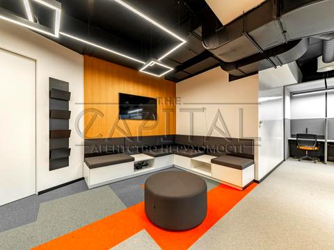 комерційна за адресою Євгена Коновальця вул. (Щорса), 36-В