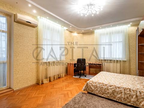 квартира за адресою Євгена Коновальця вул. (Щорса), 32-Б