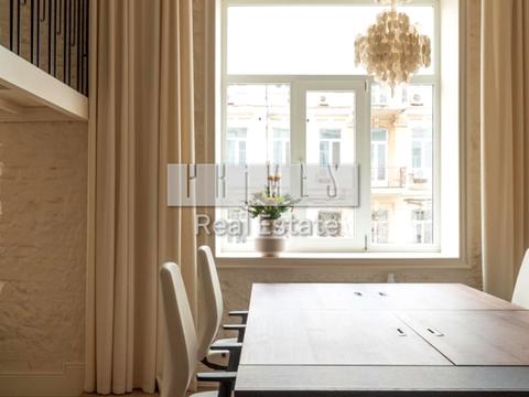 комерційна за адресою Саксаганського вул., 31/27