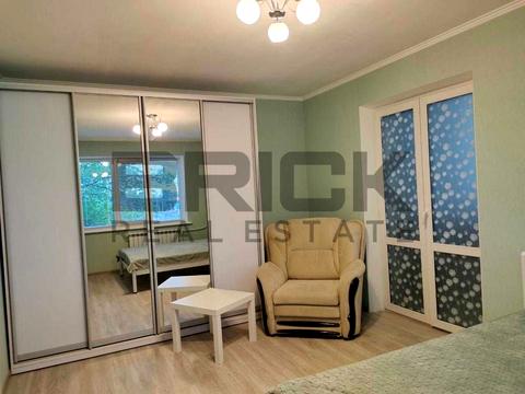 квартира за адресою Романа Шухевича просп. (Генерала Ватутіна), 4