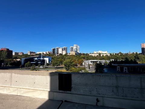 комерційна за адресою Набережна Перемоги вул., 7