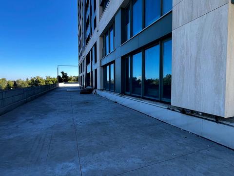 комерційна за адресою Набережна Перемоги вул., 7