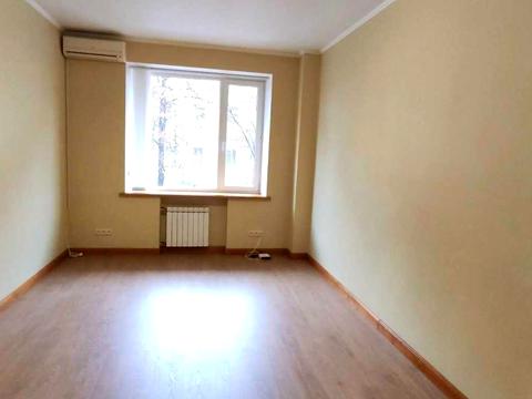 комерційна за адресою Круглоуніверситетська вул., 17