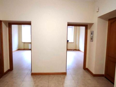 комерційна за адресою Круглоуніверситетська вул., 17