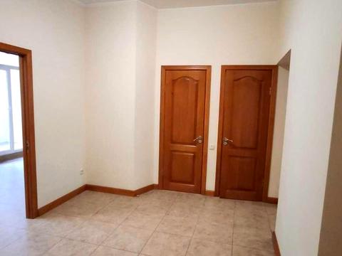 комерційна за адресою Круглоуніверситетська вул., 17