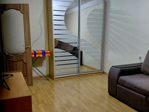 квартира за адресою Ореста Левицького вул. (Академіка Курчатова), 4