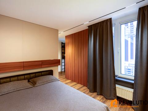 квартира по адресу Днепровская набережная ул., 18-А