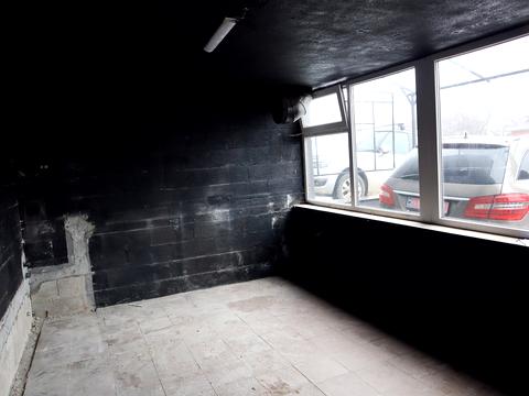 комерційна за адресою Кам'янецька, 184