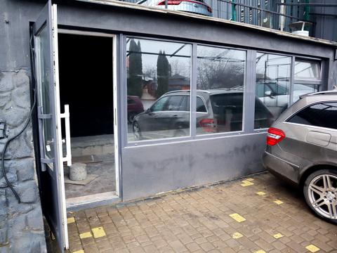 комерційна за адресою Кам'янецька, 184