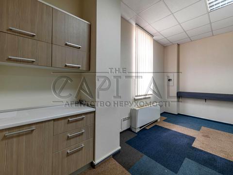 комерційна за адресою Антоновича вул. (Горького), 33