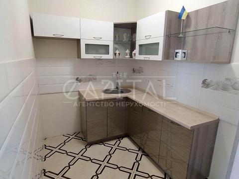 комерційна за адресою Жилянська вул., 120-Б