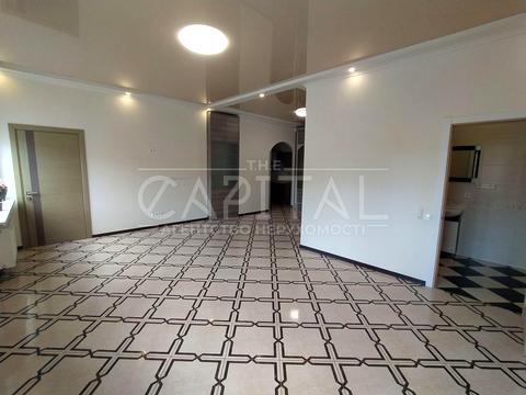 комерційна за адресою Жилянська вул., 120-Б