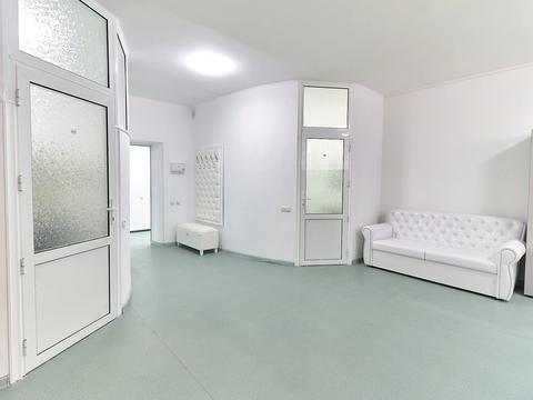 комерційна за адресою Свободи, 7