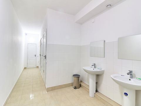 комерційна за адресою Свободи, 7