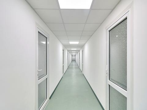 комерційна за адресою Свободи, 7