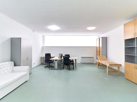 комерційна за адресою Свободи, 7