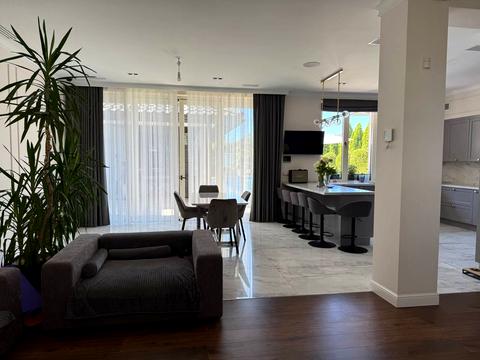 будинок за адресою Береговая, 111