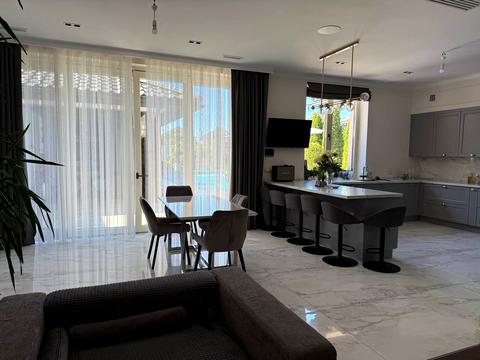 будинок за адресою Береговая, 111