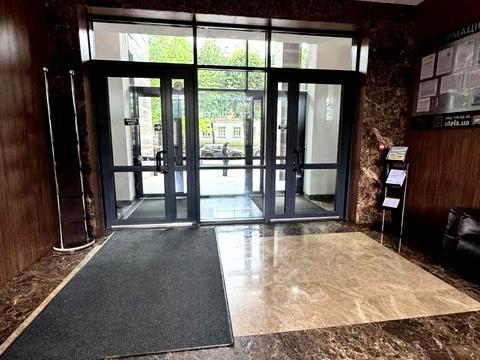 паркомісце за адресою Джона Маккейна вул. (Івана Кудрі), 26