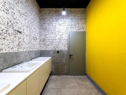 коммерческая по адресу Стрыйская ул., 266