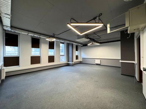 комерційна за адресою Зелена вул., 151