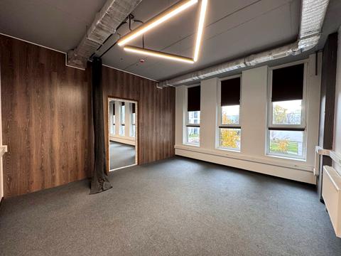 комерційна за адресою Зелена вул., 151