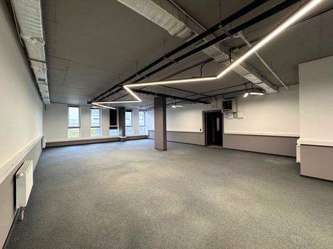 комерційна за адресою Зелена вул., 151