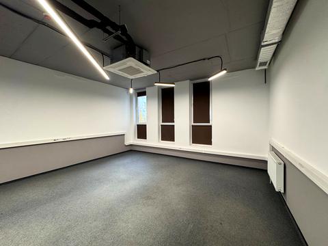 комерційна за адресою Зелена вул., 151