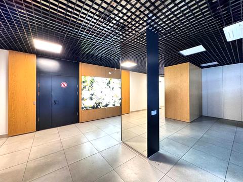 комерційна за адресою Зелена вул., 151