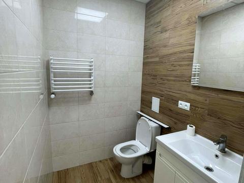 комерційна за адресою Галицька вул., 7-Д