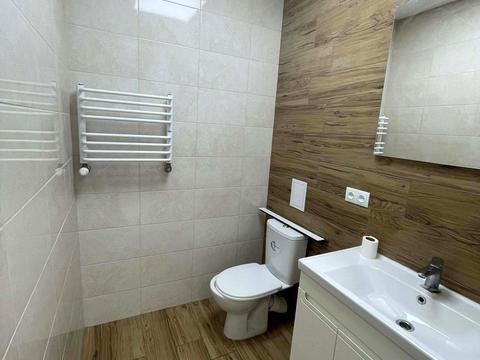 комерційна за адресою Галицька вул., 7-Д