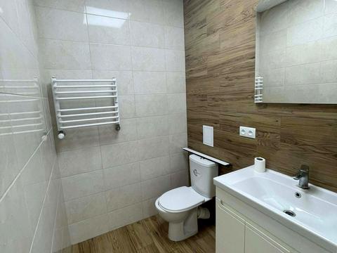 комерційна за адресою Галицька вул., 7-Д