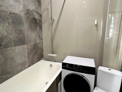 квартира за адресою Євгена Коновальця вул. (Щорса), 18