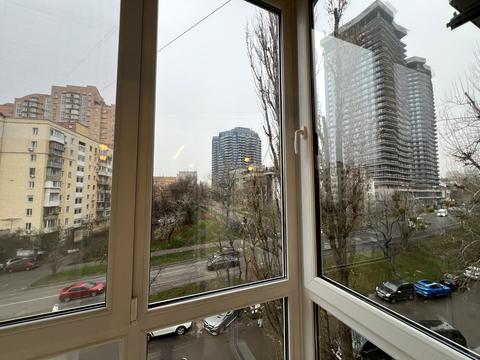 квартира за адресою Євгена Коновальця вул. (Щорса), 18