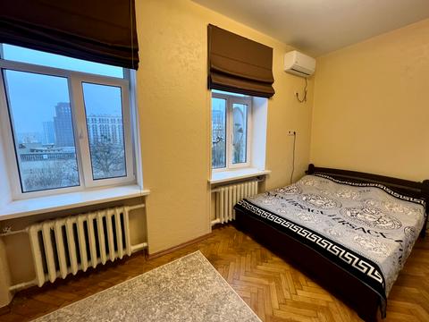 квартира за адресою Євгена Коновальця вул. (Щорса), 18