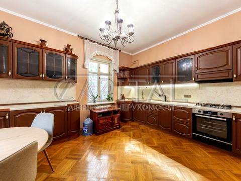 дом по адресу Петропавловская пл.